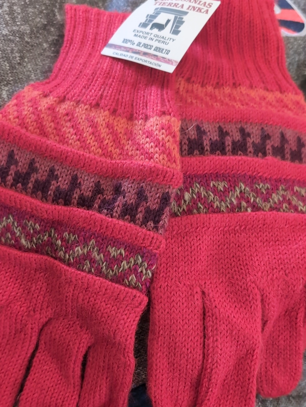 Artesanias Tierra Inka Red 100% Alpaca Blend Knit Gloves